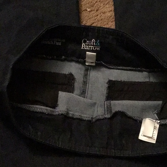 CROFT & BARROW Effortless Stretch dark denim jeans with soft flare hem, Size 10 - Picture 3 of 5